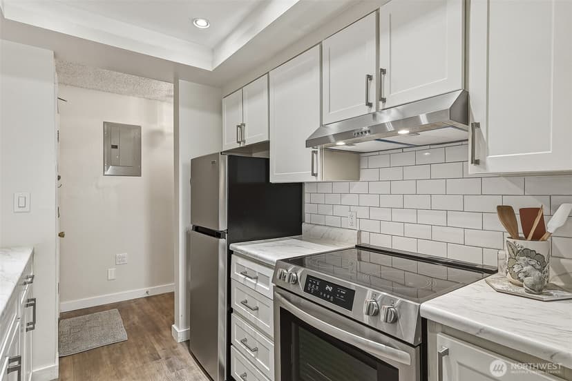 Property photo for 18906 8th Avenue NW #213, Shoreline photo 6