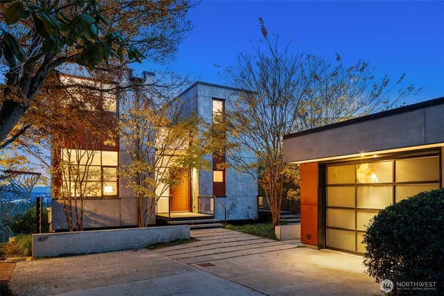 Property photo for 1527 E Howe Street, Seattle