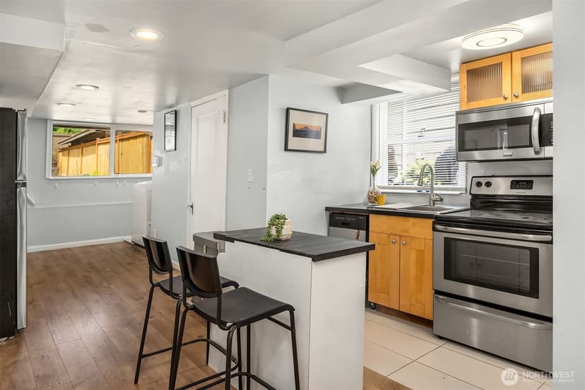 Property photo for 826 NE 80th Street, Seattle photo 20