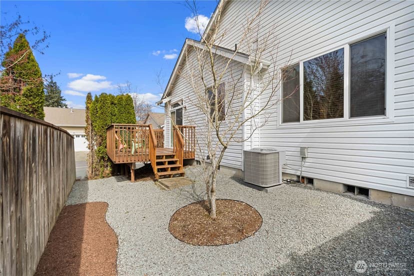 Property photo for 814 10th Street SE, Puyallup photo 27