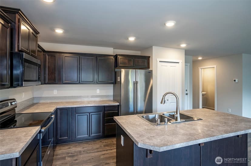Property photo for 18703 108th Avenue E, Puyallup photo 8