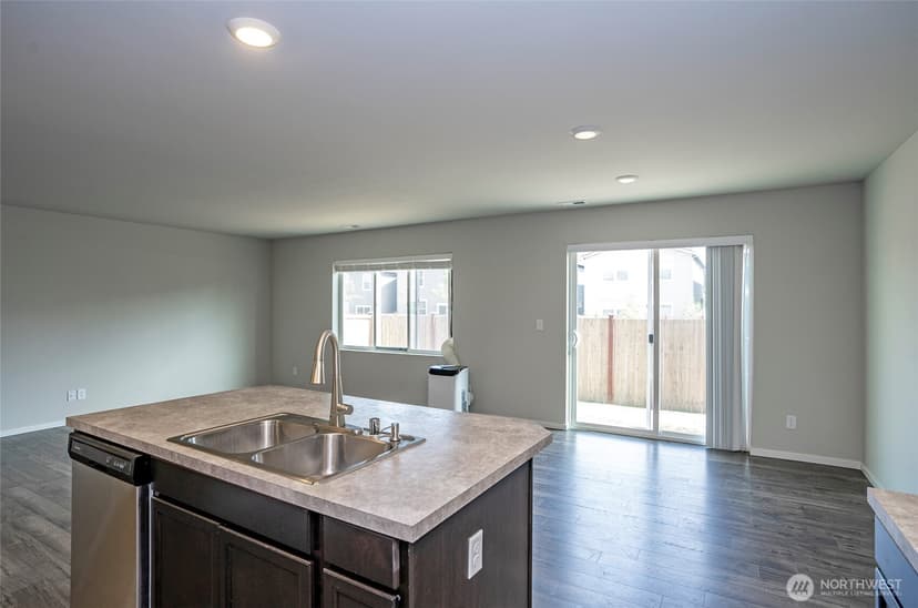 Property photo for 18703 108th Avenue E, Puyallup photo 9