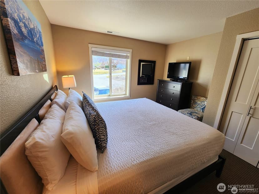 Property photo for 1 Beach 568-C, Manson photo 12