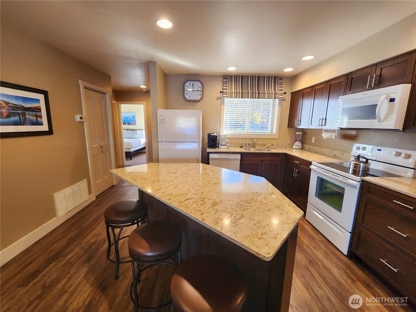 Property photo for 1 Beach 570-G, Manson photo 8