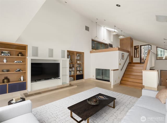 Property photo for 2021 1st Avenue #F20, Seattle photo 4