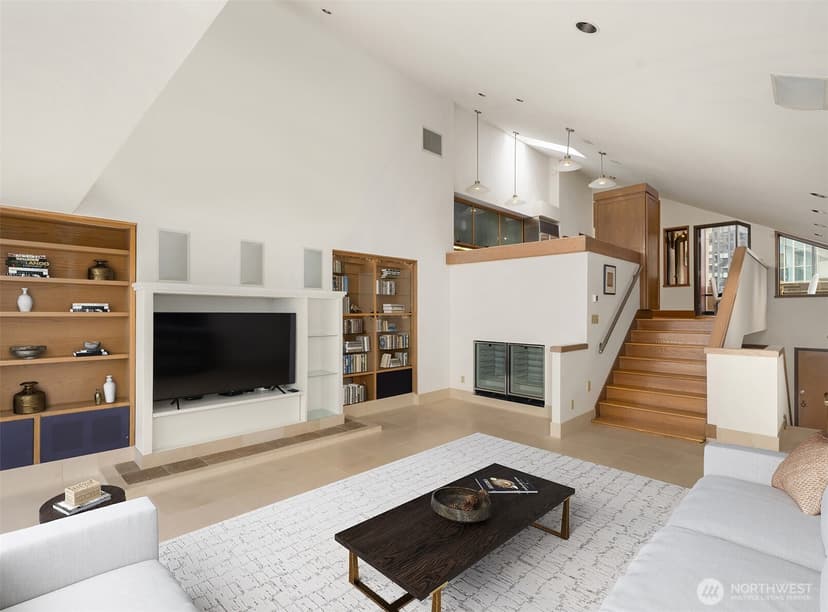 Property photo for 2021 1st Avenue #F20, Seattle photo 4