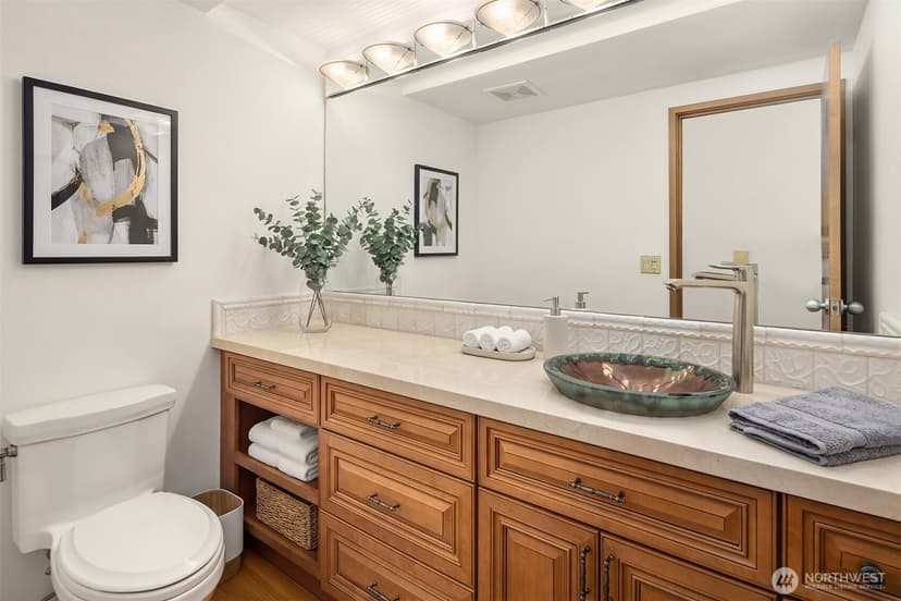 Property photo for 2021 1st Avenue #F20, Seattle photo 7