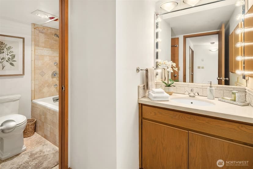 Property photo for 2021 1st Avenue #F20, Seattle photo 13
