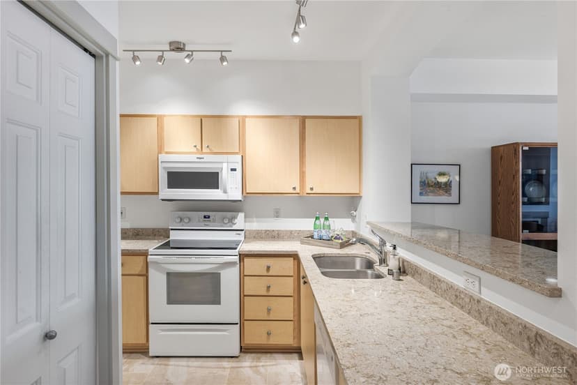 Property photo for 13301 SE 79th Place #B107, Newcastle photo 4