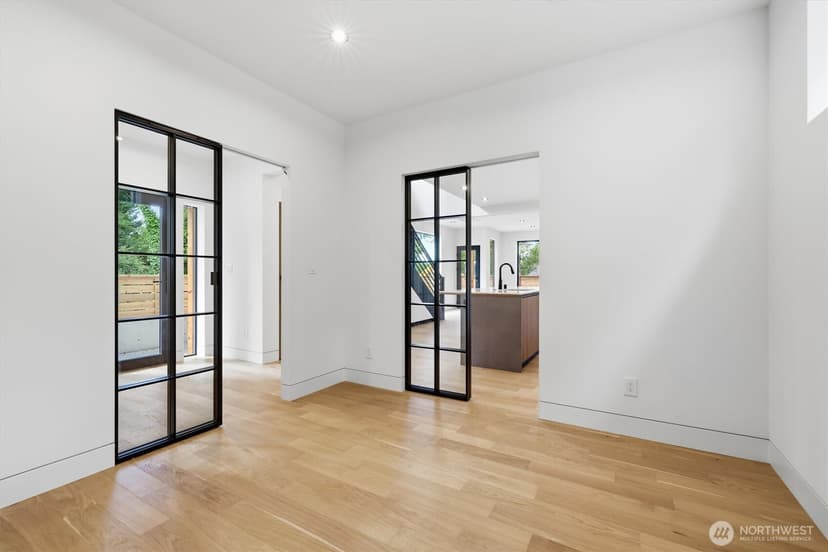 Property photo for 10731 B 17th Avenue NE, Seattle photo 6