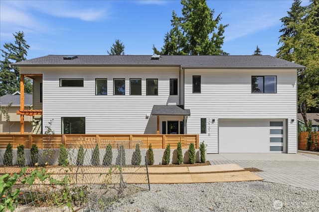 Property photo for 10731 B 17th Avenue NE, Seattle photo 3