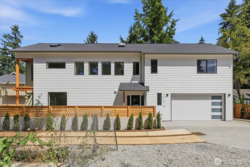 Property photo for 10731 B 17th Avenue NE, Seattle photo 3