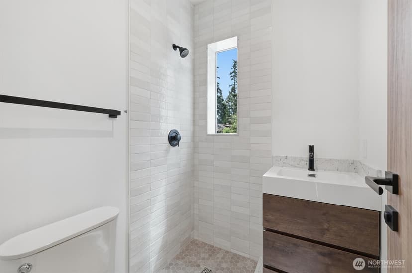 Property photo for 10731 B 17th Avenue NE, Seattle photo 7