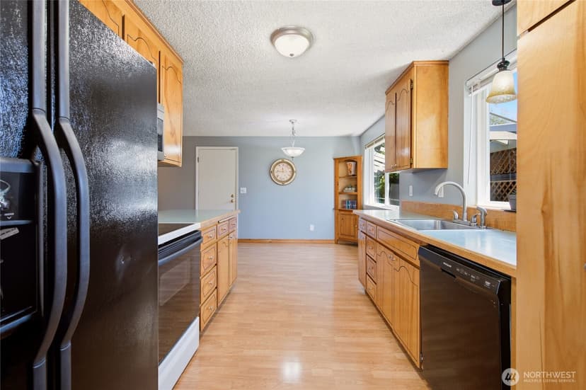 Property photo for 3020 206th Place SW, Lynnwood photo 13
