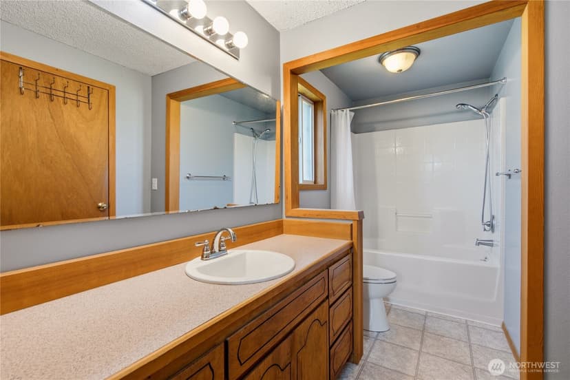 Property photo for 3020 206th Place SW, Lynnwood photo 19