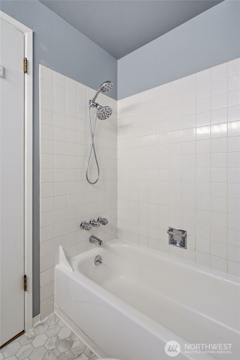 Property photo for 3020 206th Place SW, Lynnwood photo 24