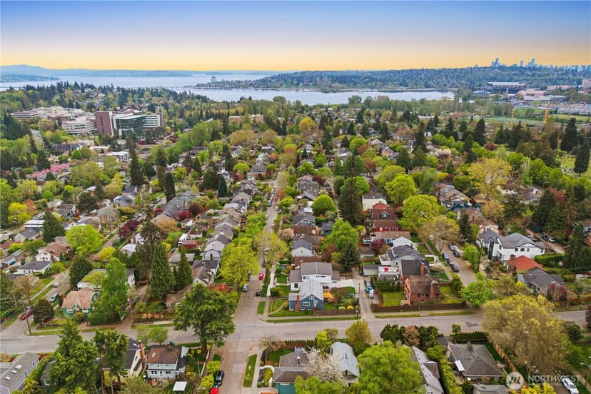 Property photo for 5501 37th Avenue NE, Seattle photo 35