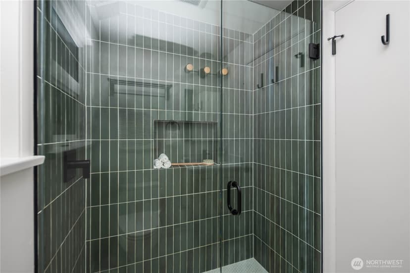 Property photo for 5501 37th Avenue NE, Seattle photo 19