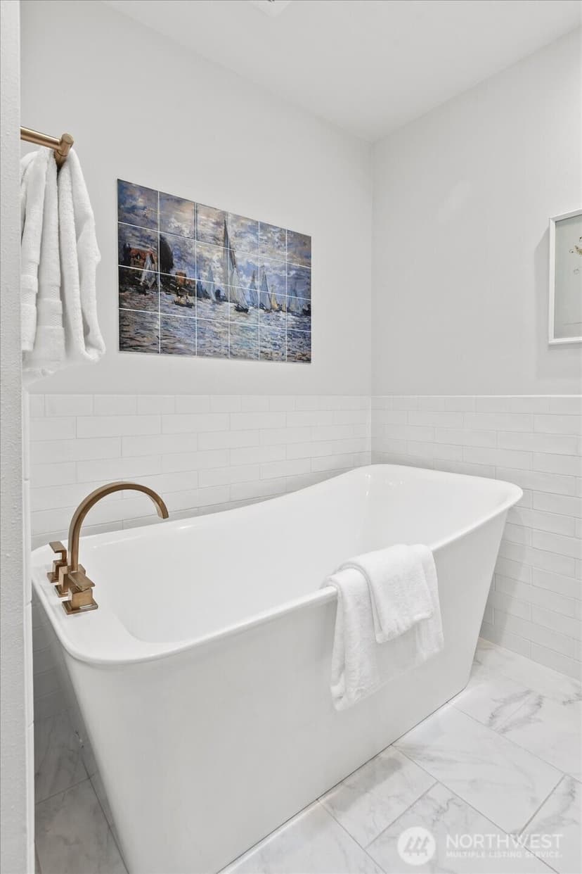 Property photo for 1400 Magnolia Boulevard W, Seattle photo 23