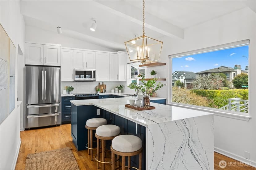 Property photo for 1400 Magnolia Boulevard W, Seattle photo 10