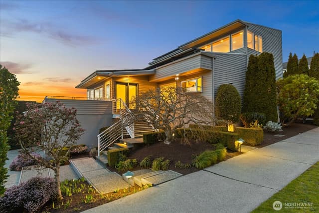 Property photo for 1400 Magnolia Boulevard W, Seattle photo 2