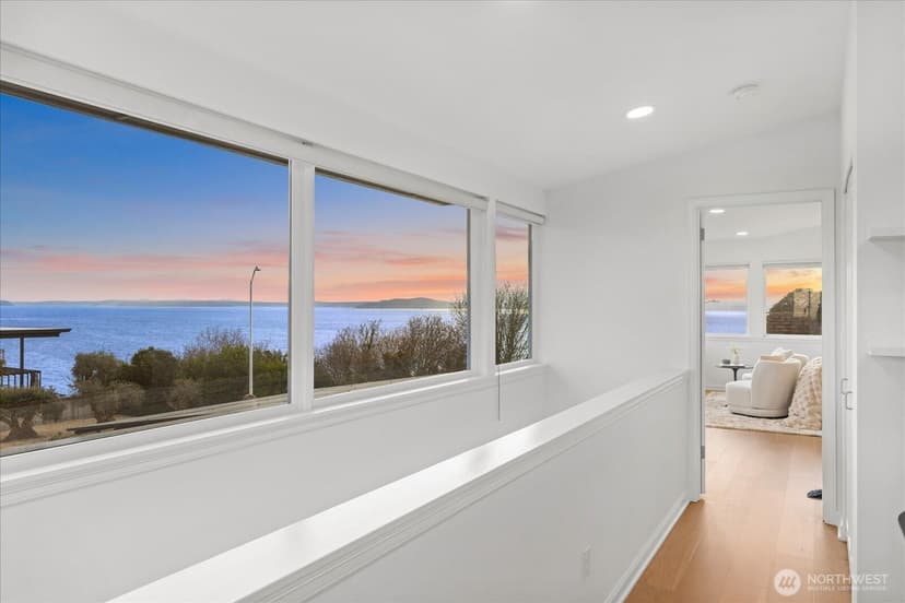 Property photo for 1400 Magnolia Boulevard W, Seattle photo 18