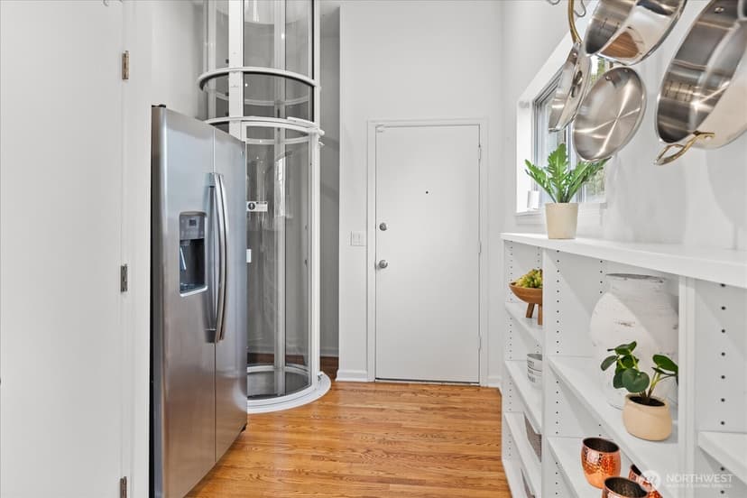 Property photo for 1400 Magnolia Boulevard W, Seattle photo 14
