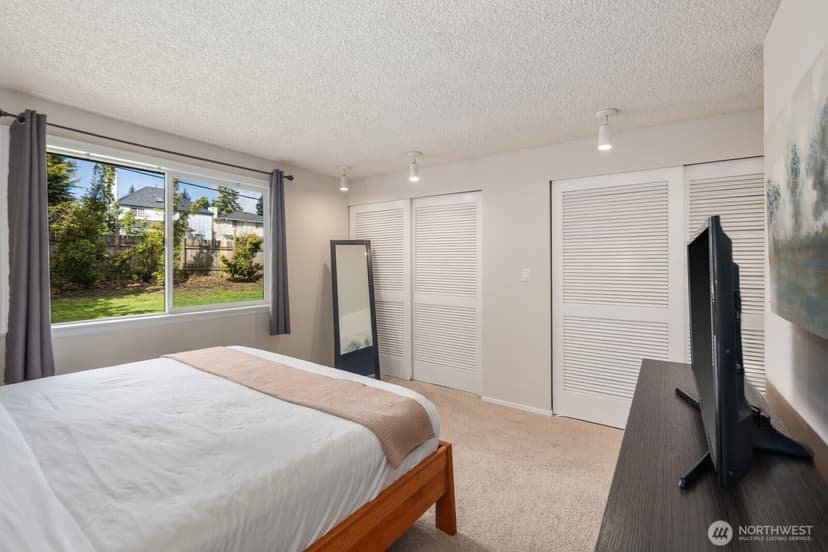 Property photo for 315 124th Place NE, Bellevue photo 15