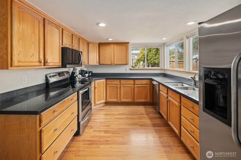 Property photo for 315 124th Place NE, Bellevue photo 13