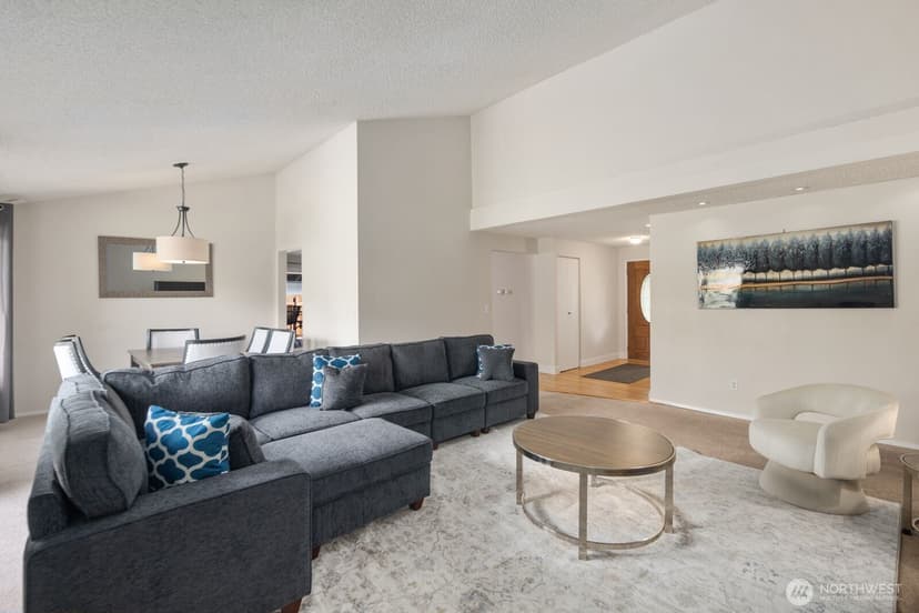 Property photo for 315 124th Place NE, Bellevue photo 6