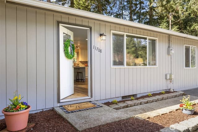 Property photo for 11708 Elder Avenue SW, Port Orchard photo 3