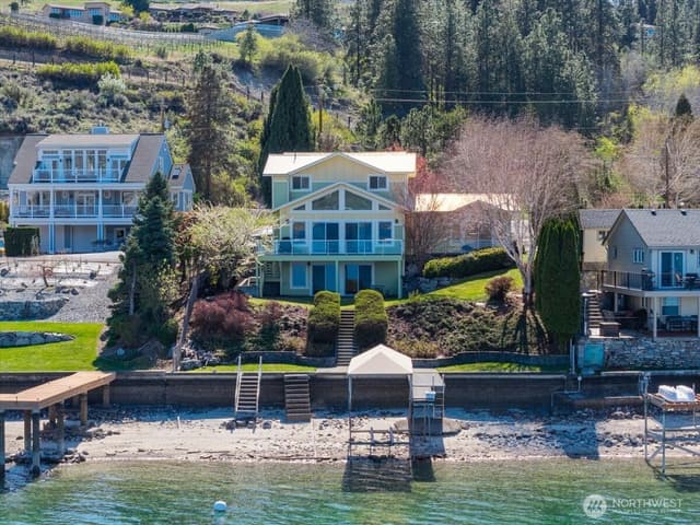 Property photo for 1606 S Lakeshore Road, Chelan photo 2