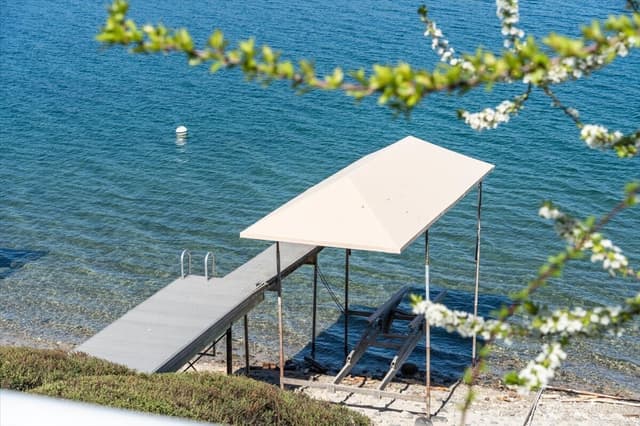 Property photo for 1606 S Lakeshore Road, Chelan photo 3
