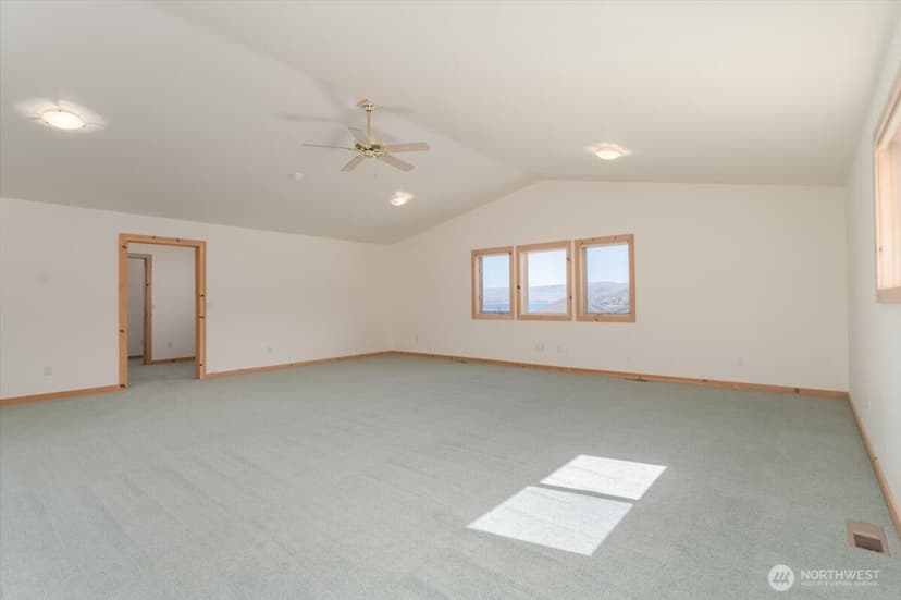 Property photo for 1606 S Lakeshore Road, Chelan photo 24