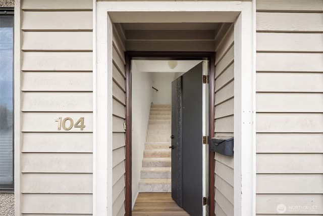 Property photo for 1612 33rd Street #104, Everett photo 3