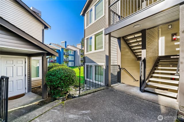 Property photo for 26221 116th Avenue SE #F301, Kent photo 2