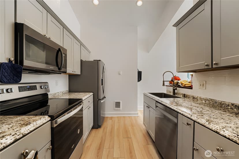 Property photo for 26221 116th Avenue SE #F301, Kent photo 10