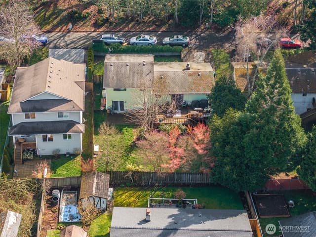 Property photo for 28425 15th Place S, Federal Way photo 4