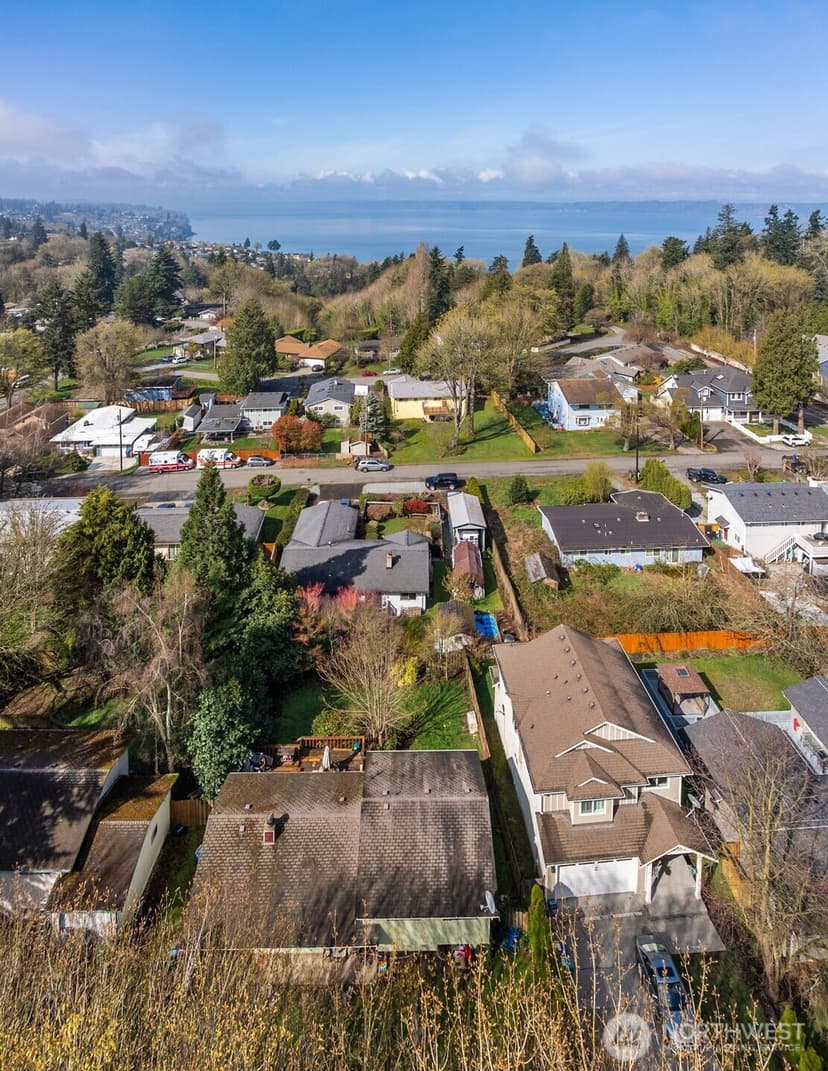 Property photo for 28425 15th Place S, Federal Way photo 8