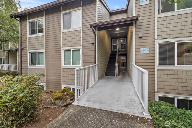 Property photo for 200 Mt Park Boulevard SW #A103, Issaquah photo 3