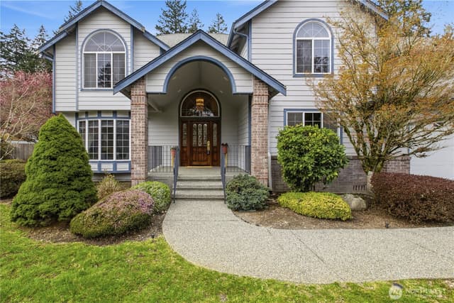 Property photo for 15416 33rd Avenue E, Tacoma photo 3