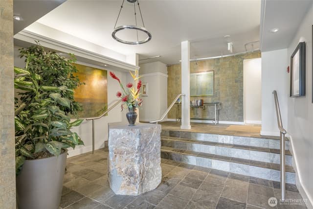 Property photo for 732 11th Avenue E #202, Seattle photo 3