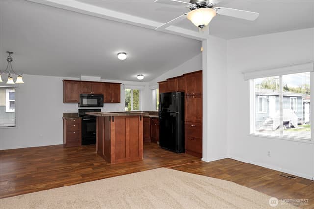 Property photo for 15231 Pine Drive, Renton photo 5