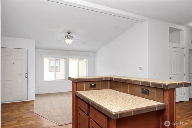 Property photo for 15231 Pine Drive, Renton photo 3