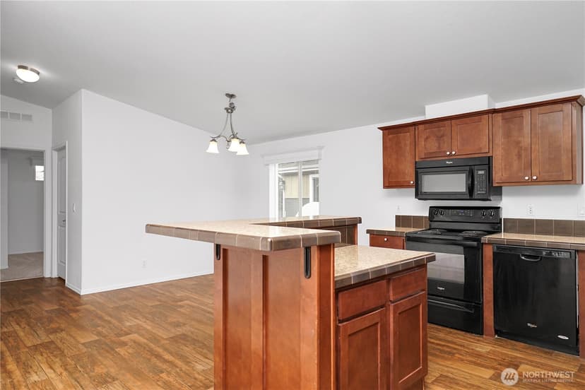 Property photo for 15231 Pine Drive, Renton photo 12