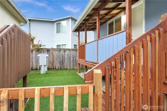 Property photo for 15231 Pine Drive, Renton photo 2