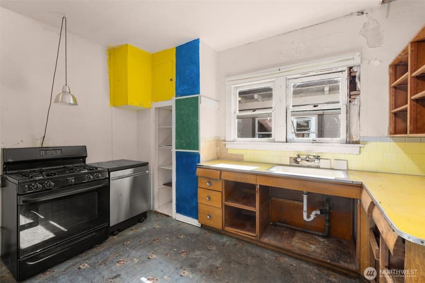 Property photo for 5519 12th Avenue NE, Seattle photo 11