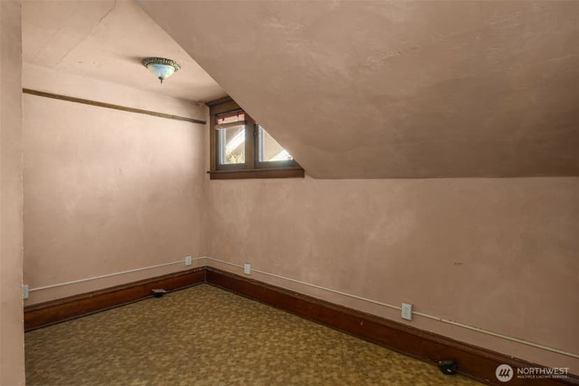 Property photo for 5519 12th Avenue NE, Seattle photo 15