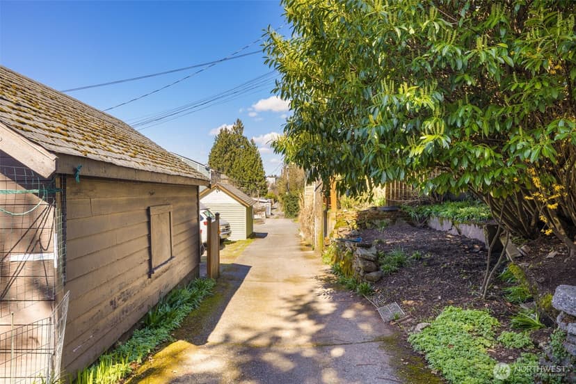 Property photo for 5519 12th Avenue NE, Seattle photo 28