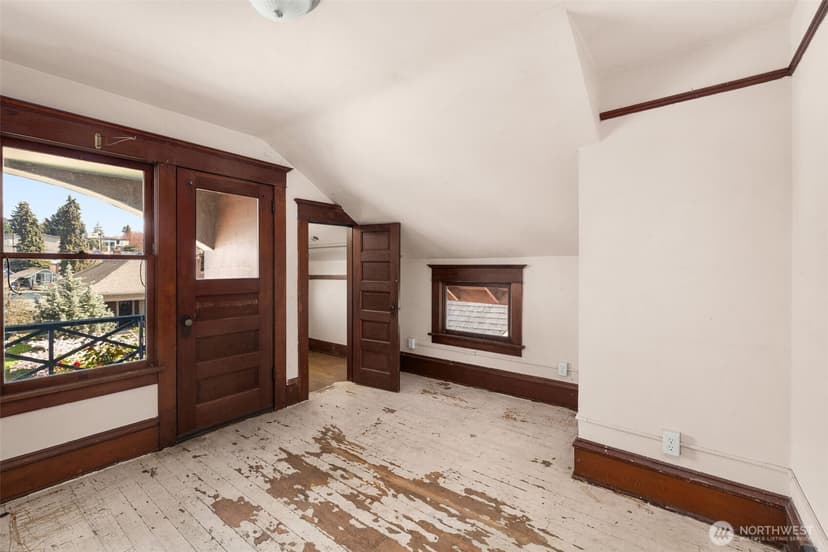 Property photo for 5519 12th Avenue NE, Seattle photo 19